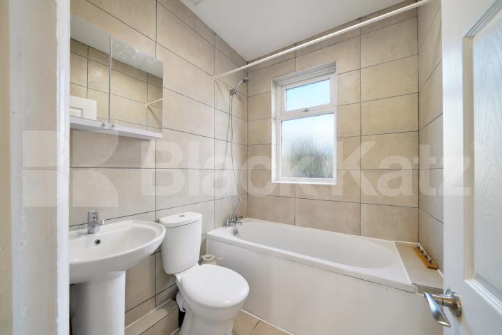 Refurbished throughout, flooded with natural light & beautiful mature garden  St. Barnabas Road, Tooting